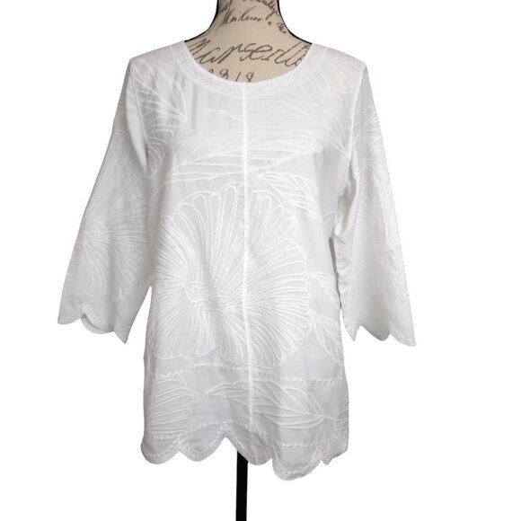 Chico’s | White Embroidered Floral Pull On Top Blouse | Size M - Picture 2 of 9